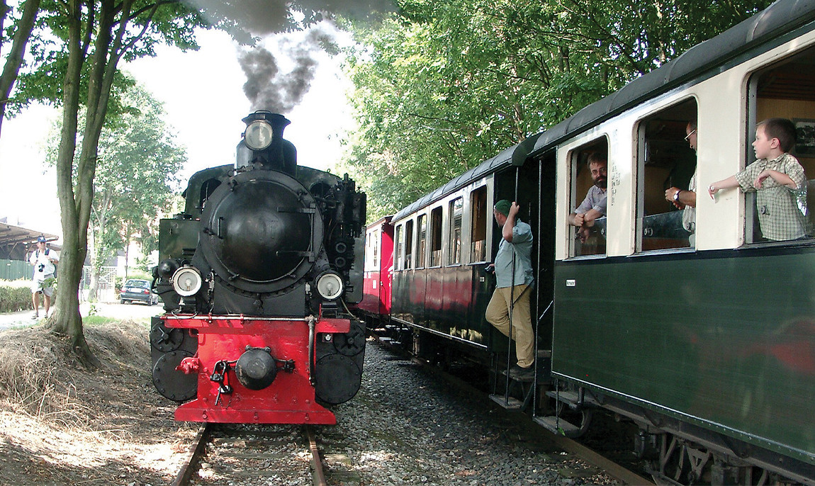 assets/images/activities/geilenkirchen-gillrath-spargelfahrt-in-einer-historischen-dampfeisenbahn/eis-tou-3-1150x686x90.jpg