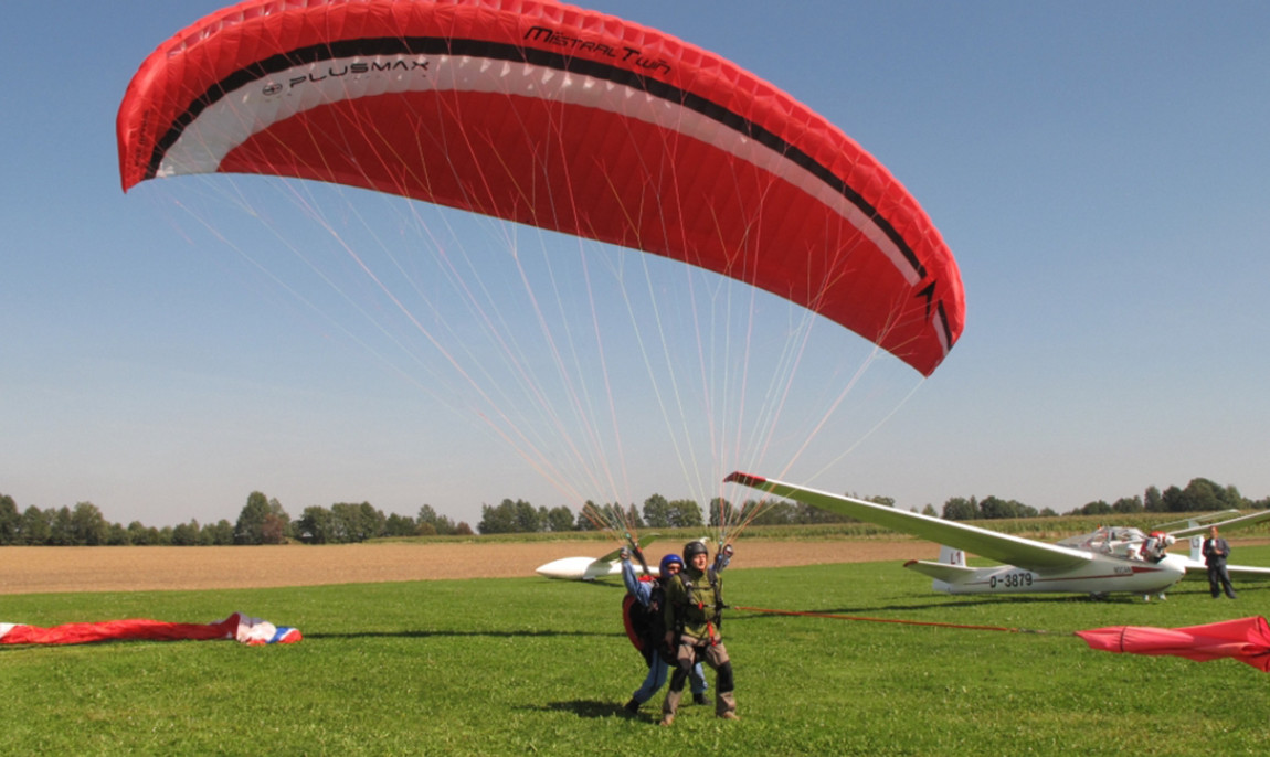 assets/images/activities/gleitschirm-tandemflug-cottbus/Unbenannt-1_0000_tandemstart-01-1150x642-1150x686x90.jpg