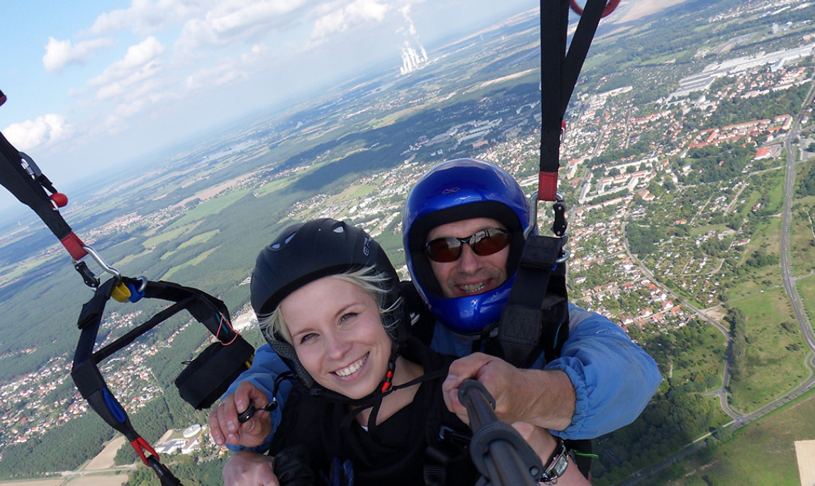 assets/images/activities/gleitschirm-tandemflug-cottbus/Unbenannt-1_0001_SDC10308-1150x686x90.jpg