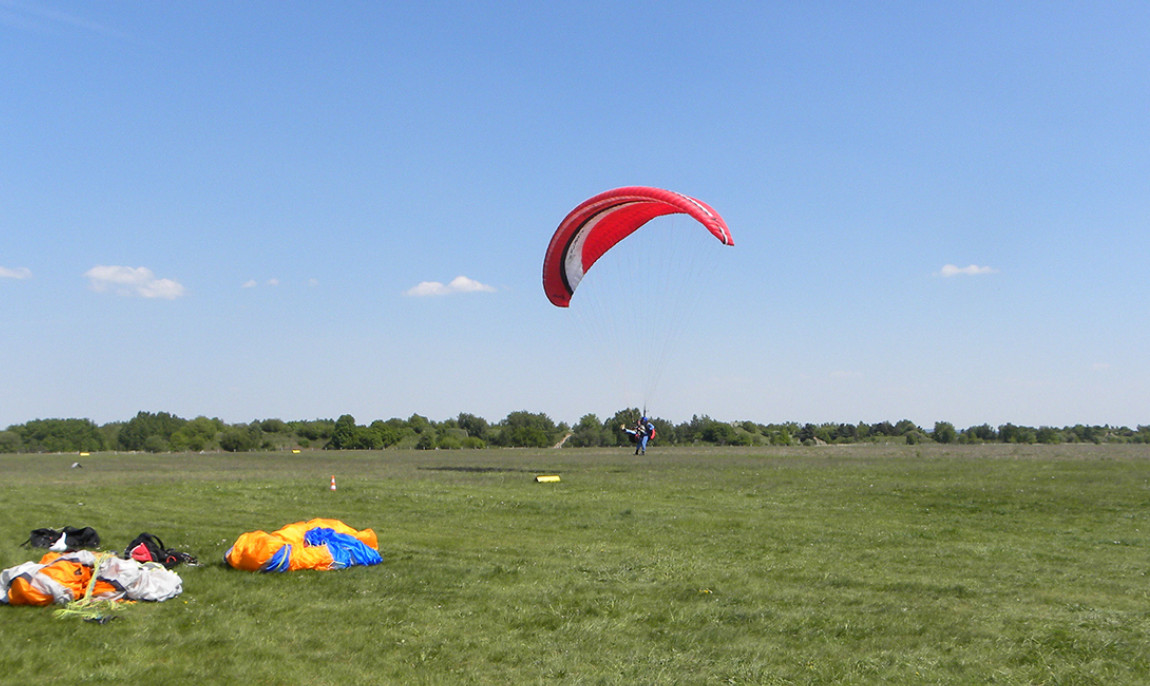 assets/images/activities/gleitschirm-tandemflug-cottbus/Unbenannt-1_0006_DSCN0423-1150x686x90.jpg