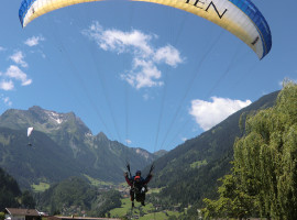 assets/images/activities/gleitschirm-tandemflug-mayrhofen/Unbenannt-2_0000_CIMG9617-270x200x90.jpg