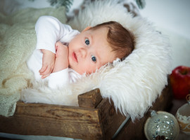 assets/images/activities/goettingen-innenstadt-25-min-babyfotoshooting/Babyfotos-8-270x200x90.jpg
