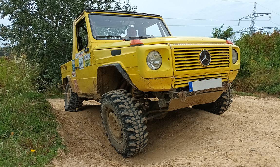 assets/images/activities/grossmehring-60-min-mercedes-gklasse-offroad-selber-fahren/off-Mer-5-1150x686x90.jpg