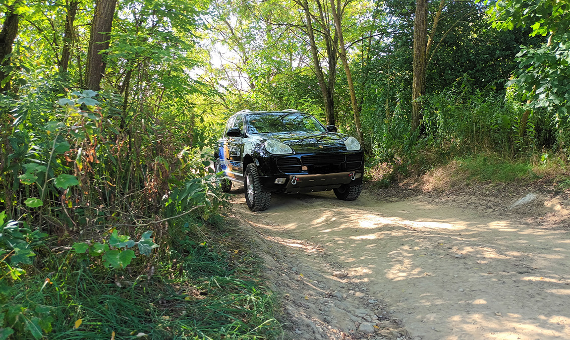 assets/images/activities/grossmehring-60-min-porsche-cayenne-s-offroad-selber-fahren/off-por-1-1150x686x90.jpg