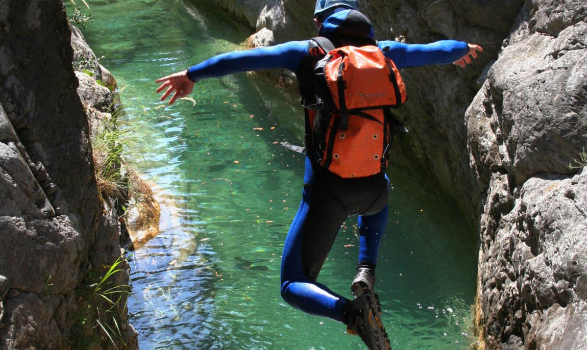 assets/images/activities/haiming-canyoning-tour/Fotolia_4895925_Subscription_L-1150x686x90.jpg