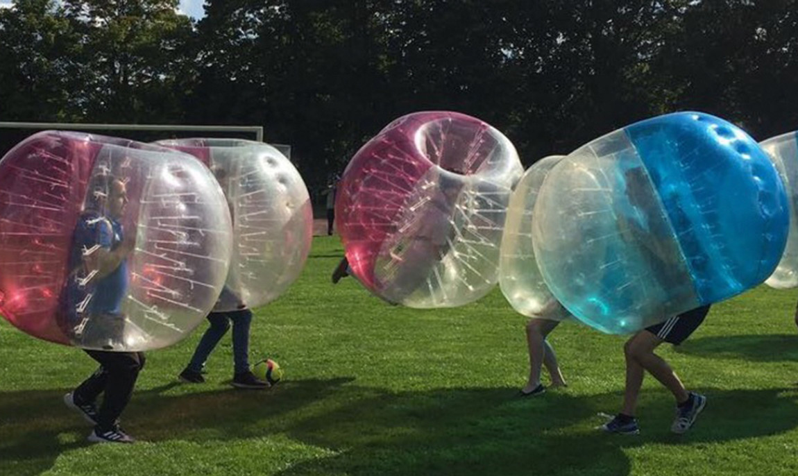 assets/images/activities/hamburg-bubble-fussball/1280_0004_bubblefootball_2-1150x686x90.jpg