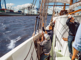 assets/images/activities/hamburg-hafencity-brunch-segeltoern-auf-der-elbe/nor-bru-9-270x200x90.jpg