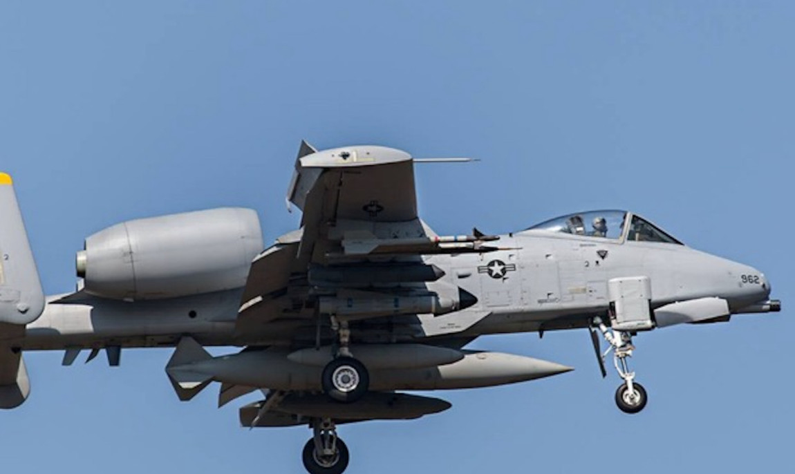 assets/images/activities/hamburg-kampfjet-flugsimulator/a10_2-1150x686x90.jpg