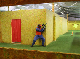 assets/images/activities/hamburg-paintball-spielen/1280_0003_City%20Paintball%20Hamburg%20-%20Spielfeld%20Show%202-270x200x90.jpg