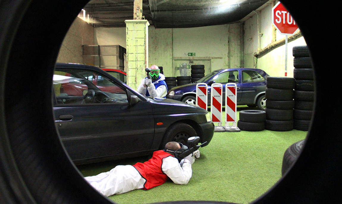 assets/images/activities/hamburg-paintball/1280_0015_City%20Paintball%20Hamburg%20-%20Spielfeld%20Car%20Crash%204-1150x686x90.jpg