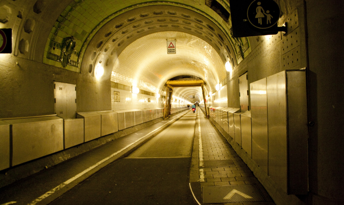 assets/images/activities/hamburg-schnitzel-jagd/Elbtunnel_1-1150x686x90.jpg