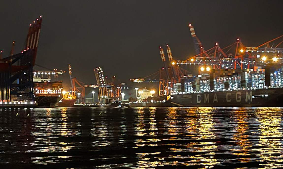 assets/images/activities/hamburg-segeltoern-die-elbe-bei-nacht/Elb-Nacht-hamburg-4-1150x686x90.jpg