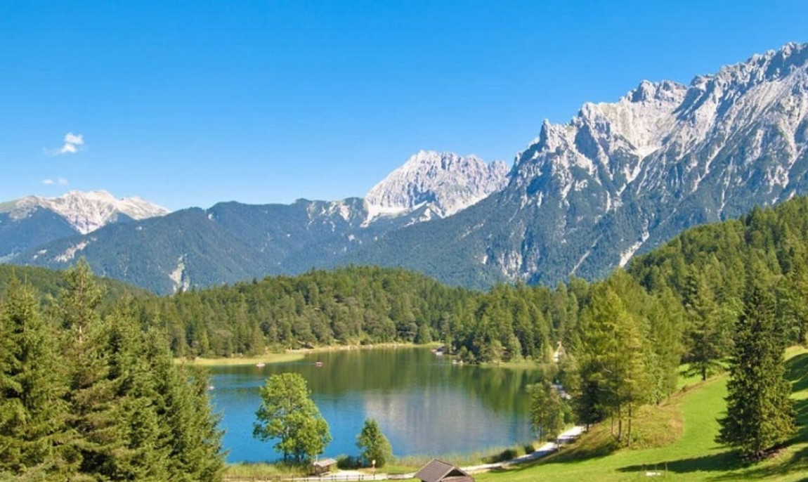 assets/images/activities/hammersbach-2-tage-gefuehrte-klettersteigtour-auf-die-zugspitze-ueber-das-hoellental-mit-vorbereitungstraining/zugspitze-ueber-den-koenigsweg-bergwandern-wandern-1150x686x90.jpg