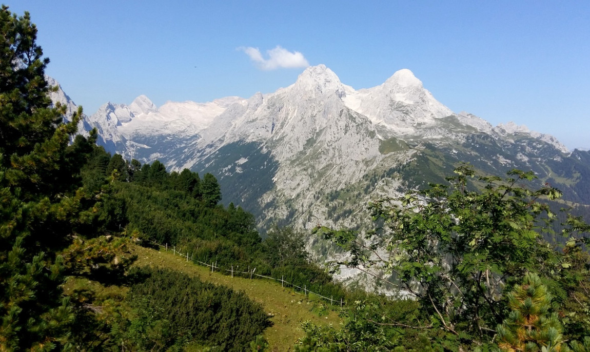 assets/images/activities/hammersbach-2-tage-gefuehrte-klettersteigtour-auf-die-zugspitze-ueber-das-hoellental-mit-vorbereitungstraining/zugspitze-ueber-den-koenigsweg-bergwandern-wandern~14-1150x686x90.jpg