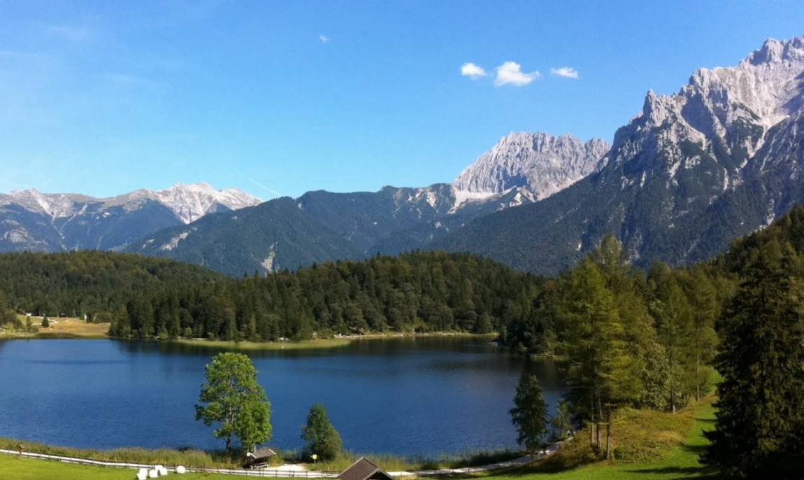 assets/images/activities/hammersbach-2-tage-gefuehrte-klettersteigtour-auf-die-zugspitze-ueber-das-hoellental-mit-vorbereitungstraining/zugspitze-ueber-den-koenigsweg-bergwandern-wandern~3-1150x686x90.jpg