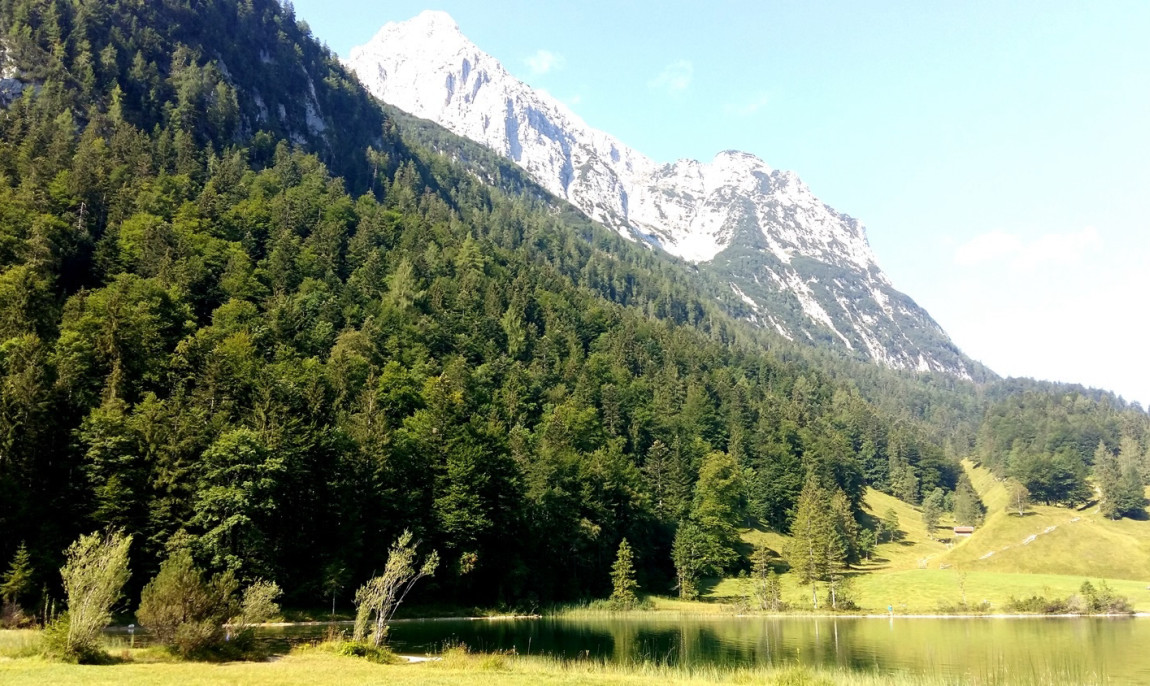 assets/images/activities/hammersbach-2-tage-gefuehrte-klettersteigtour-auf-die-zugspitze-ueber-das-hoellental-mit-vorbereitungstraining/zugspitze-ueber-den-koenigsweg-bergwandern-wandern~4-1150x686x90.jpg