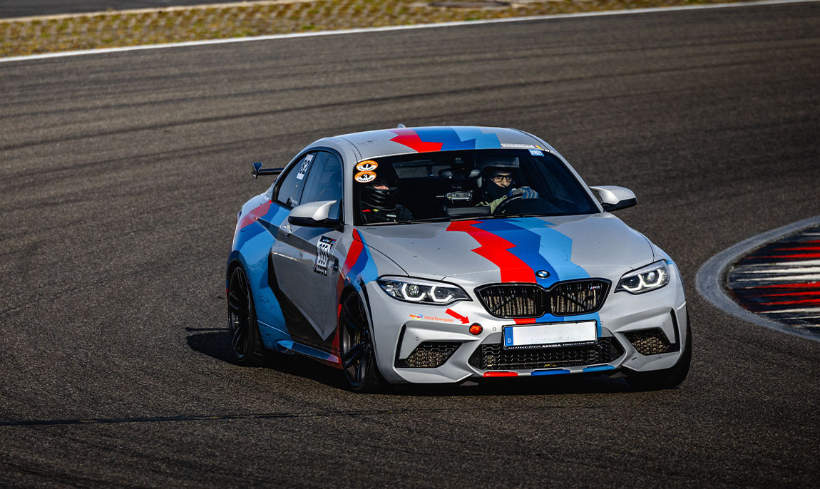 assets/images/activities/hockenheimring-2-runden-bmw-m2-selber-fahren-und-2-runden-porsche-gt3-mr-selber-fahren/bmw-m2-10-1150x686x90.jpg