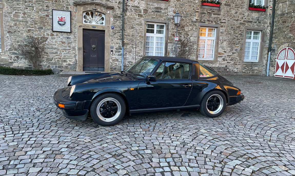 assets/images/activities/hueckeswagen-30-min-porsche-911-sc-targa-oldtimer-selber-fahren/911%20Targa-1-1150x686x90.jpg