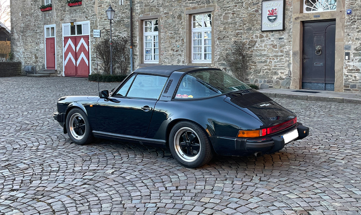 assets/images/activities/hueckeswagen-30-min-porsche-911-sc-targa-oldtimer-selber-fahren/911%20Targa-3-1150x686x90.jpg