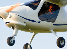 assets/images/activities/ippesheim-60-min-flugzeug-rundflug-ueber-wuerzburg/1280_0004_ALPHA%202381-270x200x90.jpg