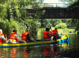 assets/images/activities/kanutour-auf-der-warnow-in-zuelow-raum-schwerin/1280_0000_Kanu%20Warnow%206er%20Eisenbahnbru%CC%88cke%20Weitendorf-270x200x90.jpg