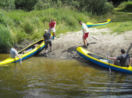 assets/images/activities/kanutour-in-warin-mecklenburg-vorpommern/1280_0001_Kanu%20Warnow%203x%20Anlegen%20Klein%20Raden-270x200x90.jpg