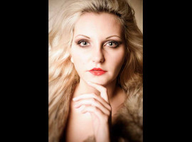 assets/images/activities/kassel-calden-beauty-fotoshooting-inclusive-styling/sky-bea-4-270x200x90.jpg