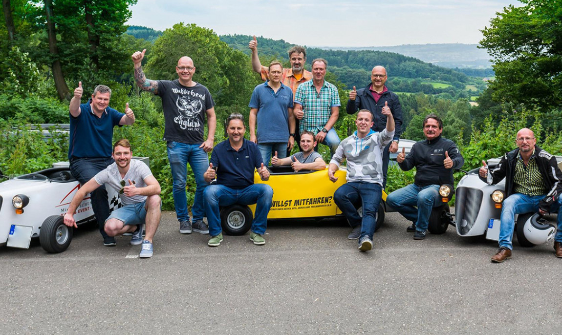 assets/images/activities/kerpen-hot-rod-tour/1280_0010_13584729_645741002249026_7778969824832963078_o-1150x686x90.jpg