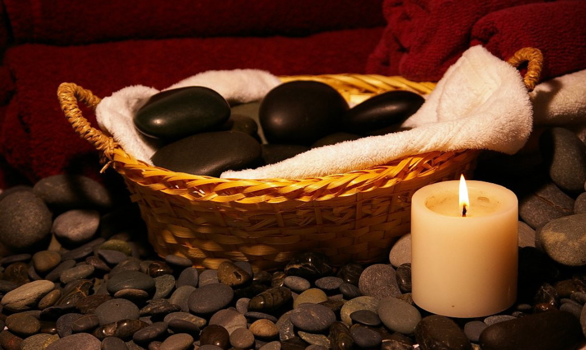 assets/images/activities/kiel-35-min-hot-stone-massage/Fotolia_4089786_Subscription_L-1150x686x90.jpg