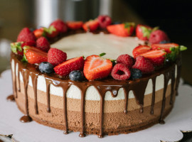 4 Std. Backkurs „Festtagstorten Semi-Naked-Cake” in Kitzingen