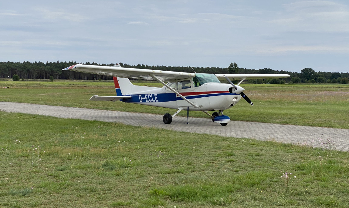 assets/images/activities/klietz-flugzeug-rundflug/Cessna-1150x686x90.JPG