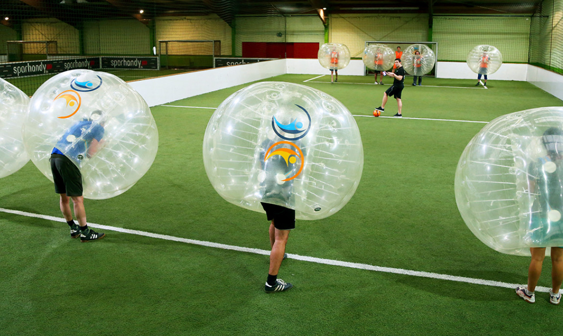 assets/images/activities/koeln-outdoor-bubble-soccer/1280_0001_ClashBall_Indoor_Events-1150x686x90.jpg