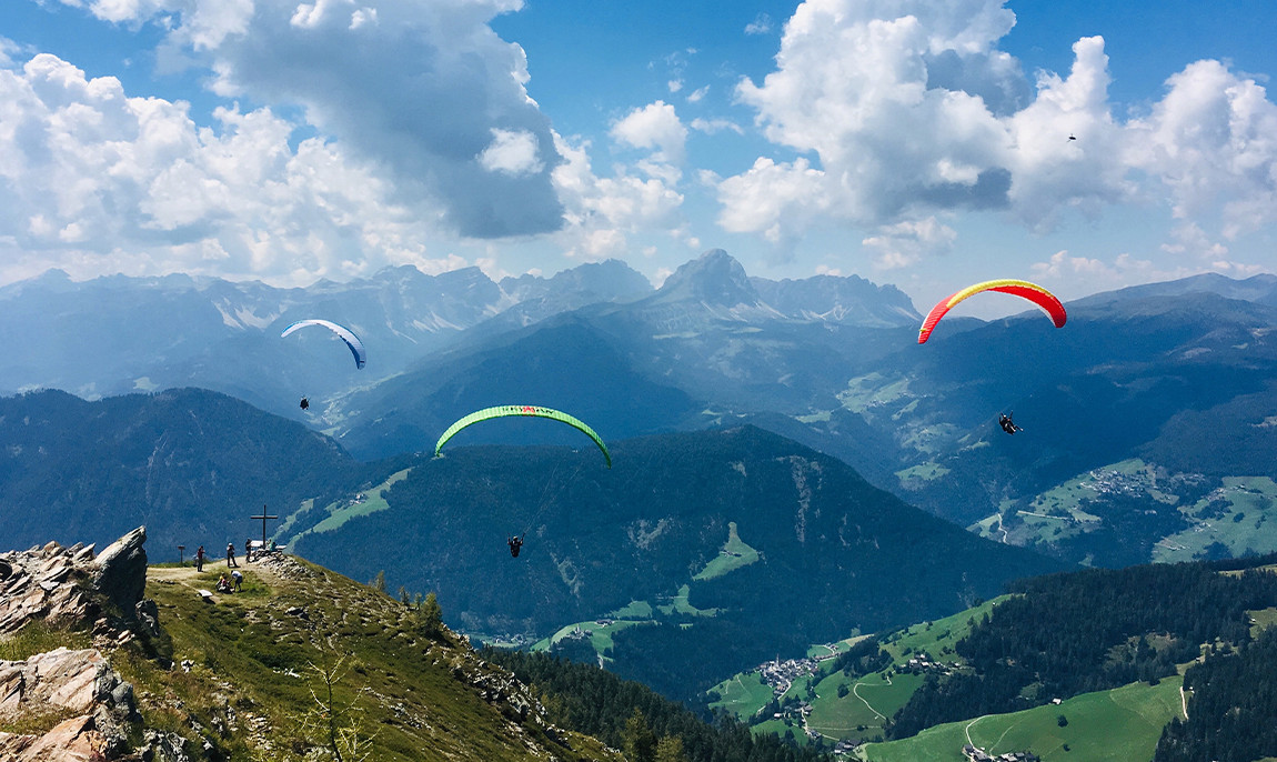 assets/images/activities/kronplatz-in-suedtirol-italien-15-min-paragliding-akrobatik-action-flug/tan-nied-3-1150x686x90.jpg