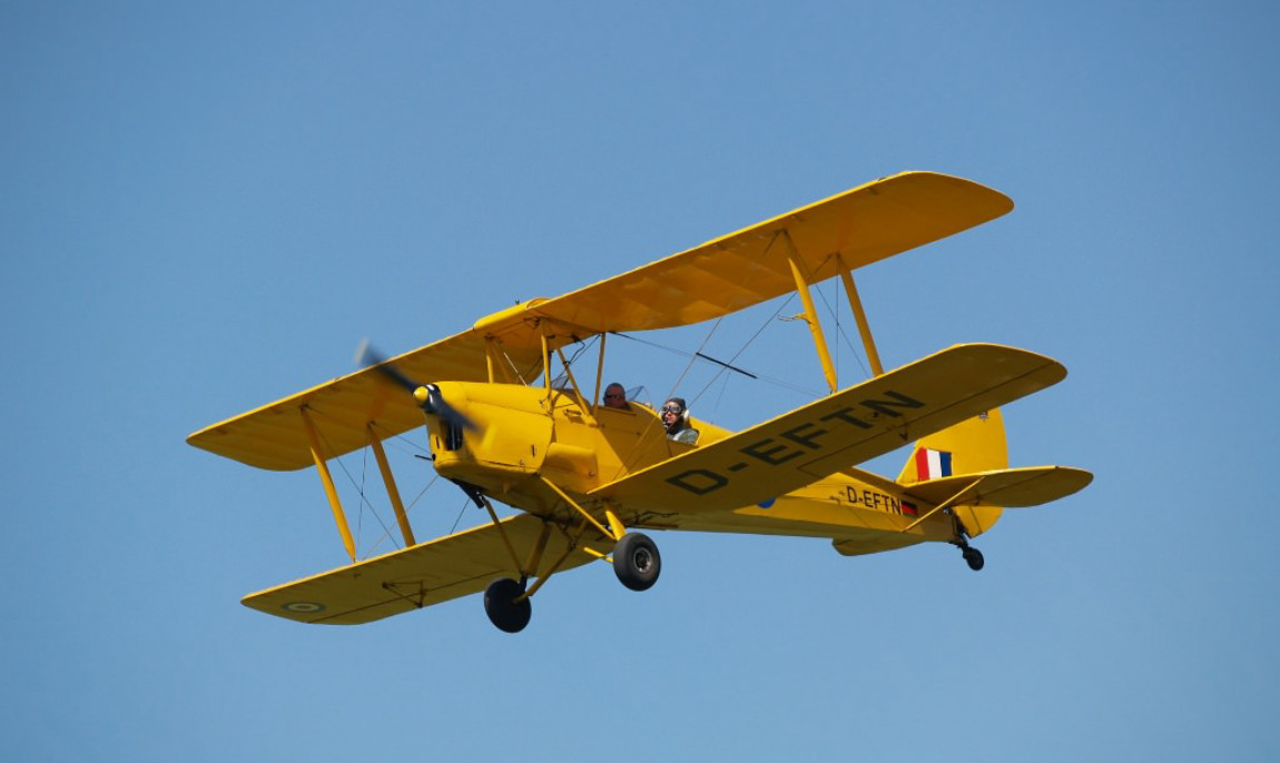 assets/images/activities/magdeburg-30-min-doppeldecker-rundflug/Fotolia_3839707_Subscription_L-1150x686x90.jpg
