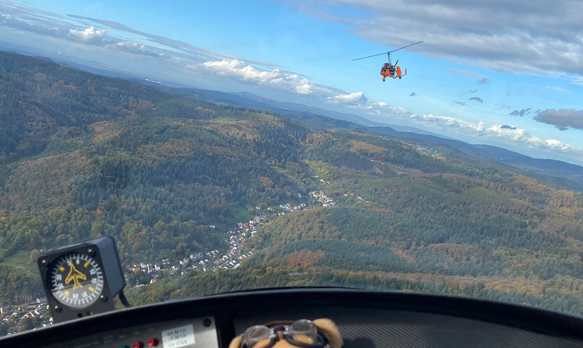 assets/images/activities/mannheim-60-min-tragschrauber-rundflug-ab-city-airport/wei-gyr_1-1150x686x90.jpg