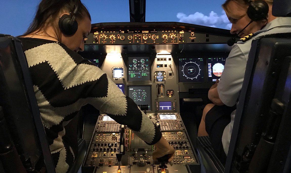 assets/images/activities/markranstaedt-60-min-flugsimulator-a320/Com-320-10-1150x686x90.jpg