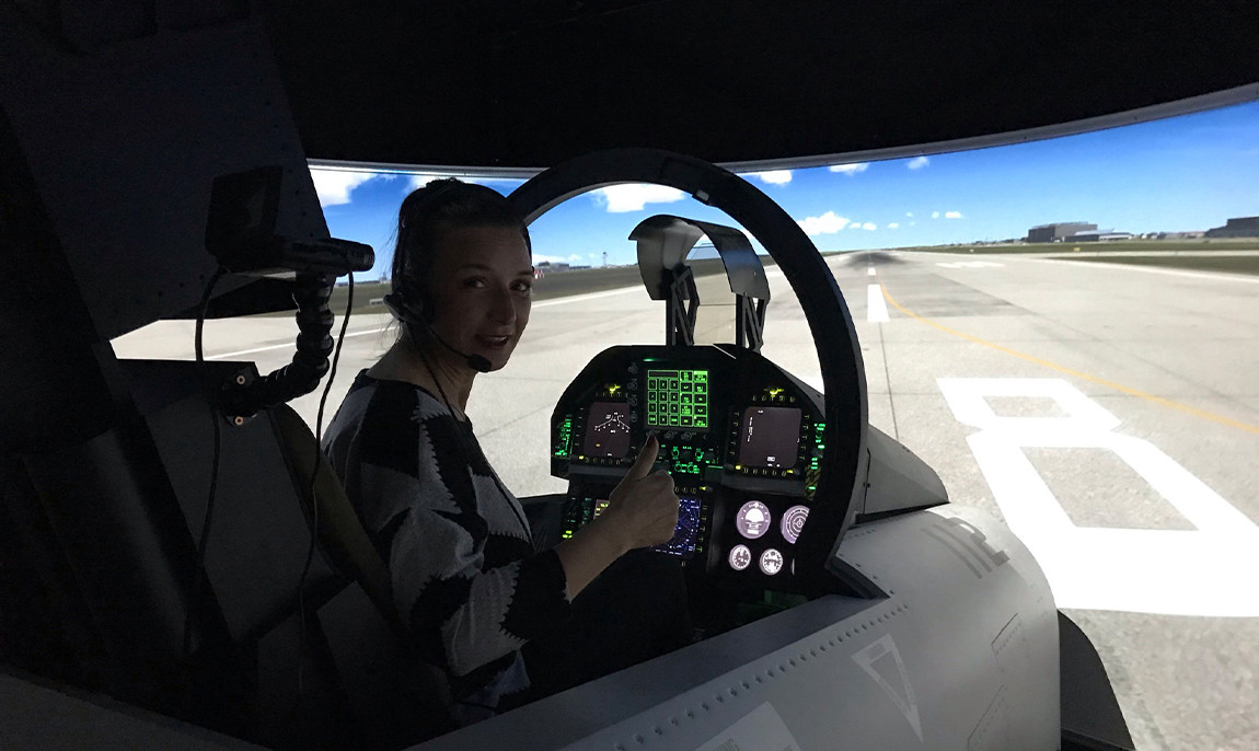 assets/images/activities/markranstaedt-60-min-kampfjet-flugsimulator/Com-F18-1-1150x686x90.jpg