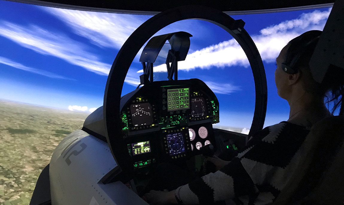 assets/images/activities/markranstaedt-60-min-kampfjet-flugsimulator/Com-F18-4-1150x686x90.jpg
