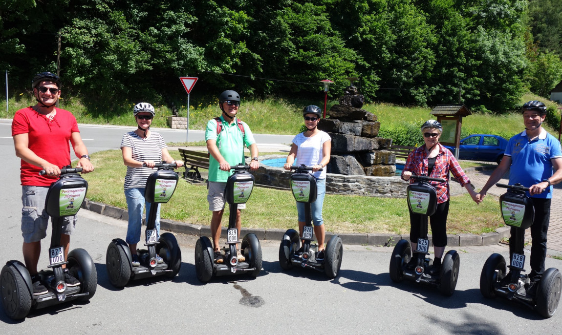 assets/images/activities/mellenbach-glasbach-segway-feengrotten-tour/2017-Bergbahn%20(1)-1150x686x90.JPG