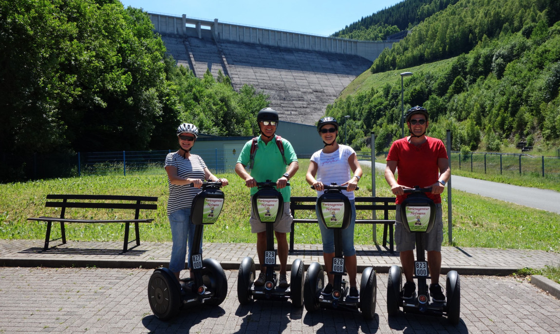 assets/images/activities/mellenbach-glasbach-segway-feengrotten-tour/2017-Bergbahn%20(3)-1150x686x90.jpg