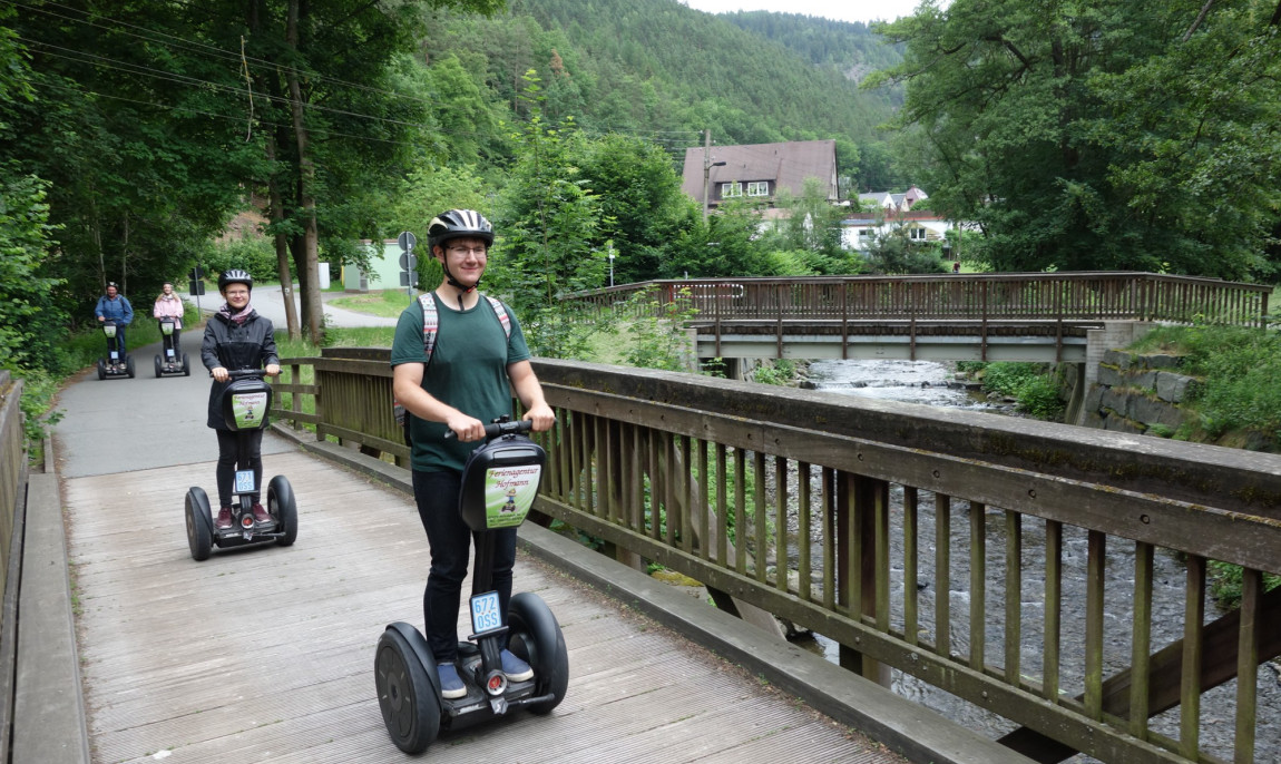 assets/images/activities/mellenbach-glasbach-segway-feengrotten-tour/2018-Bergbahn%20(2)-1150x686x90.jpg