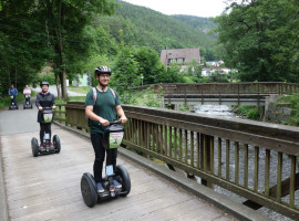 assets/images/activities/mellenbach-glasbach-segway-feengrotten-tour/2018-Bergbahn%20(2)-270x200x90.jpg