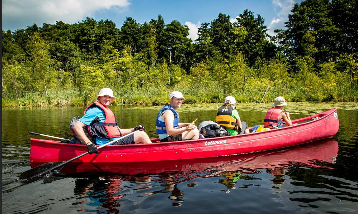 assets/images/activities/mirow-4-std-ungefuehrte-kanutour-mueritz-nationalpark/kanu-pad-1-1150x686x90.jpg