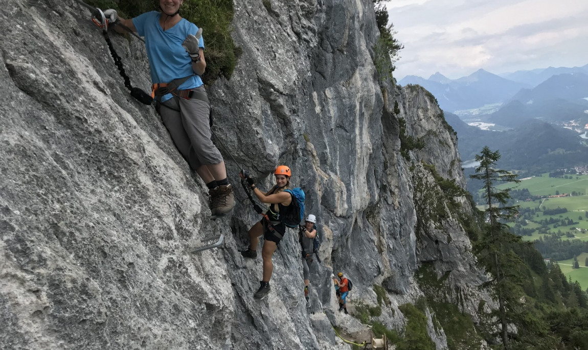 assets/images/activities/mittenwald-1-tag-klettersteigfuehrung-ueber-den-mittenwalder-hoehenweg/tegelberg-klettersteig-im-allgaeu-am-29062024~13-1150x686x90.jpg
