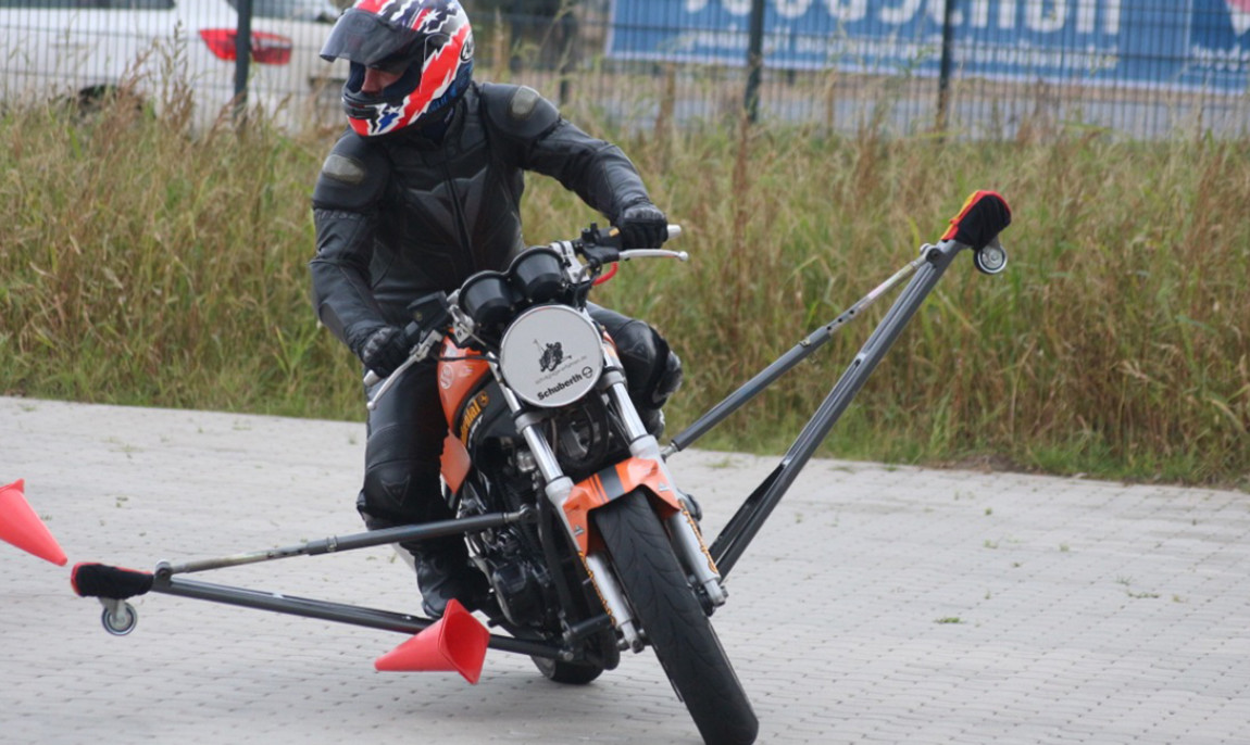 assets/images/activities/motorrad-schraeglagentraining-celle/1280_0002_IMG_6188-1150x686x90.jpg