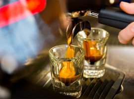 assets/images/activities/muenchen-barista-kurs/Barista-Per-3-270x200x90.jpg