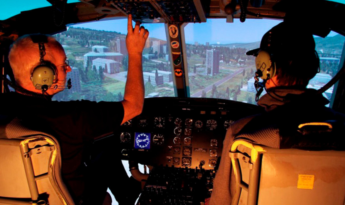 assets/images/activities/muenchen-flugsimulator-uh1/1280_0002_Cockpit_015-1030x686-1150x686x90.jpg
