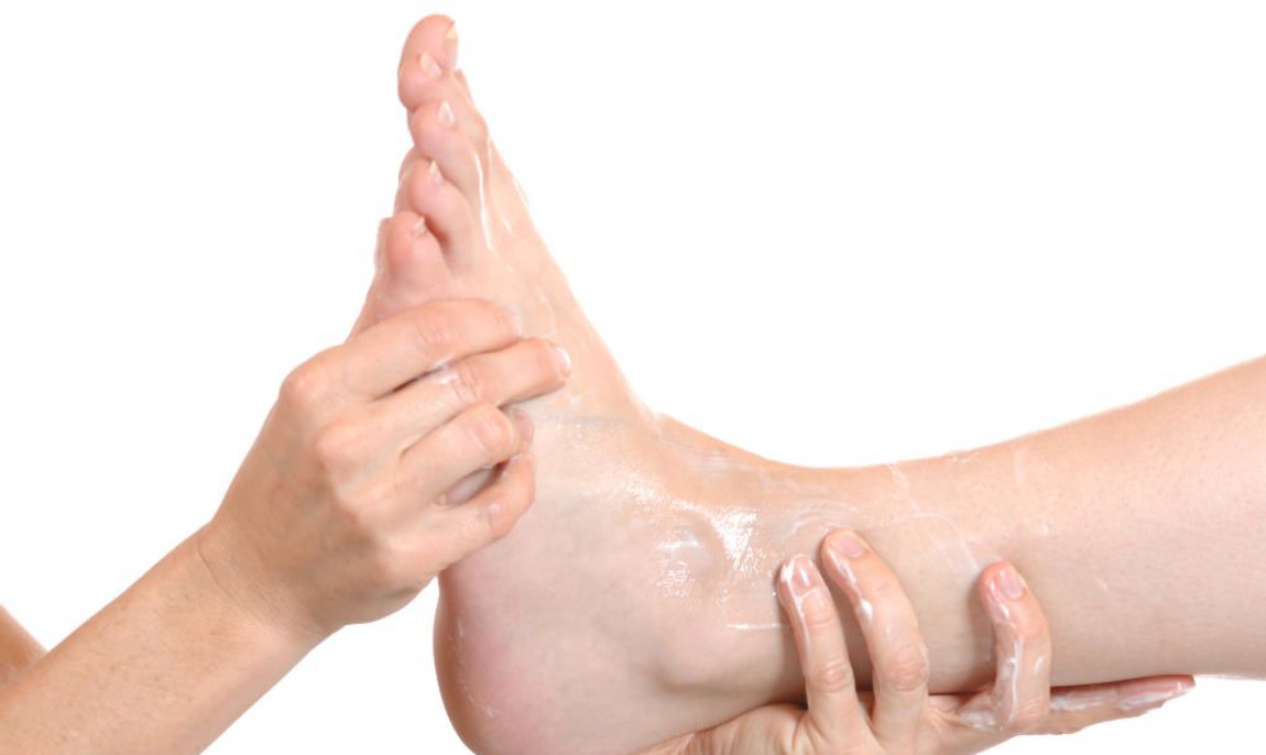 assets/images/activities/muenchen-fussmassage/Fotolia_3869562_Subscription_L-1150x686x90.jpg