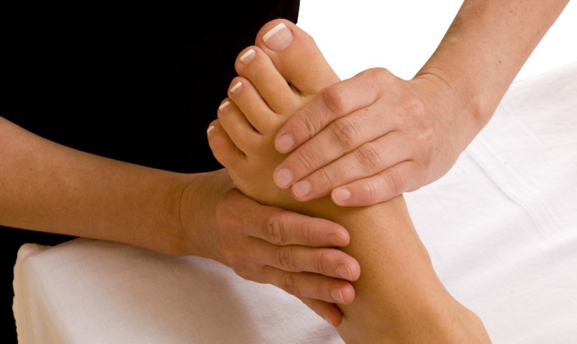 assets/images/activities/muenchen-fussmassage/Fotolia_4202137_Subscription_L-1150x686x90.jpg