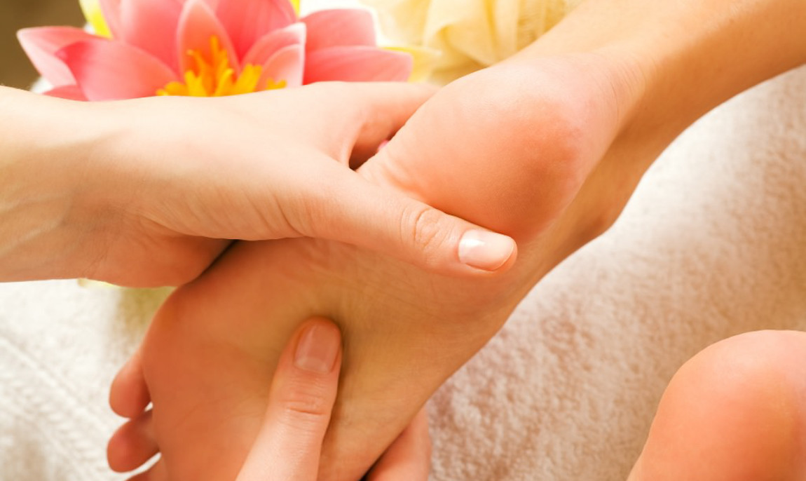 assets/images/activities/muenchen-fussmassage/Fotolia_7060370_Subscription_L-1150x686x90.jpg